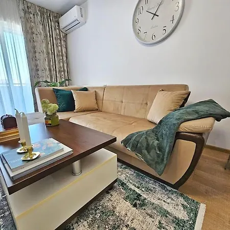 Sandyserene Apartment *